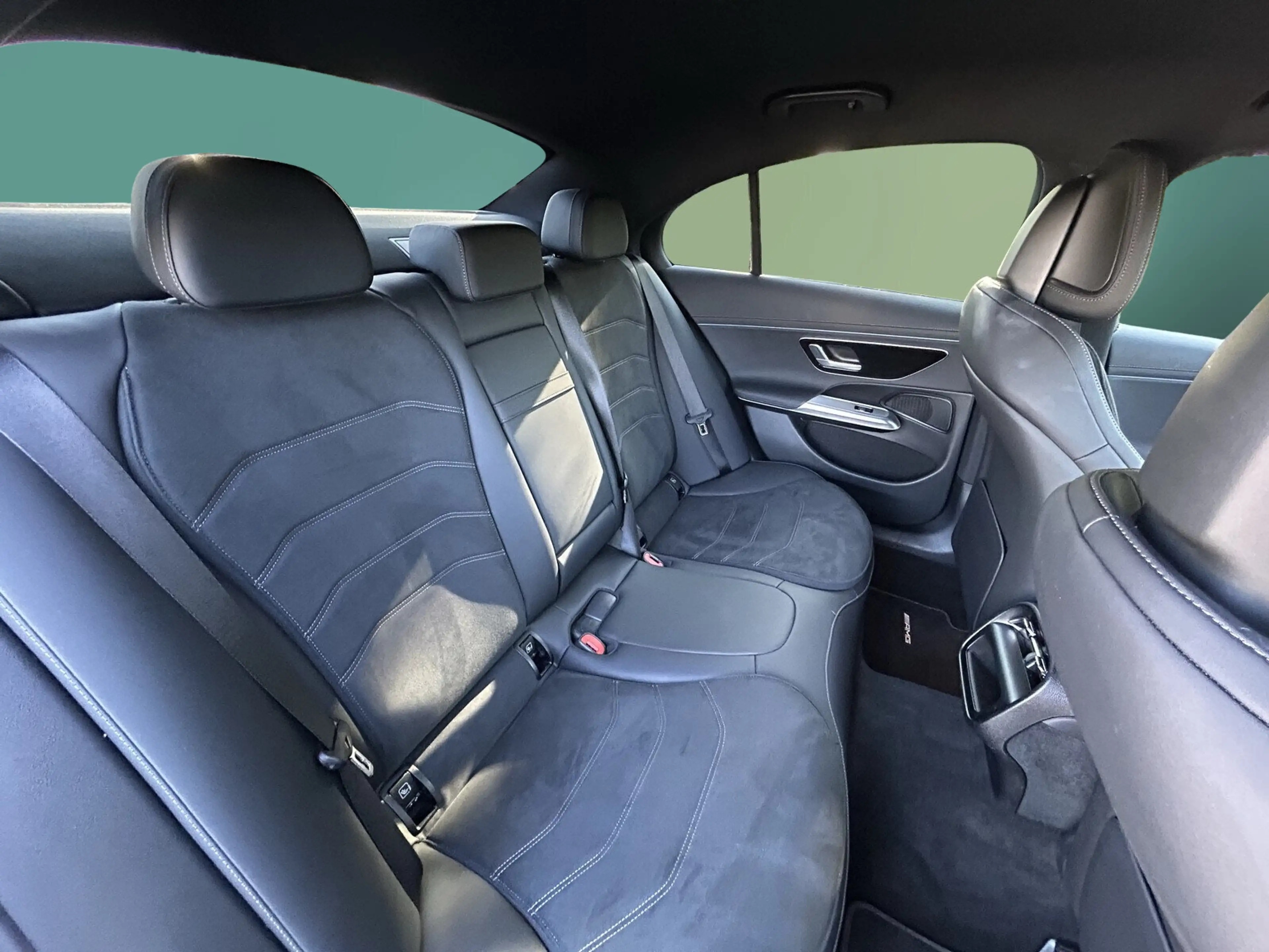 Mercedes-Benz E 200 E 200 Limousine AMG*NIGHT*MBUX*KEYLESS*DISTRONIC — photo 11