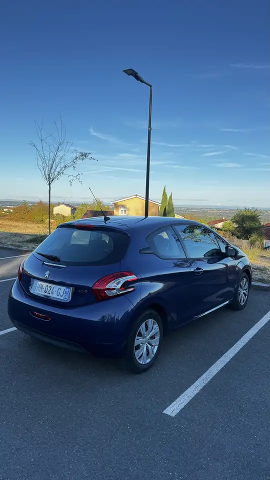 Peugeot 208 208 — photo 4