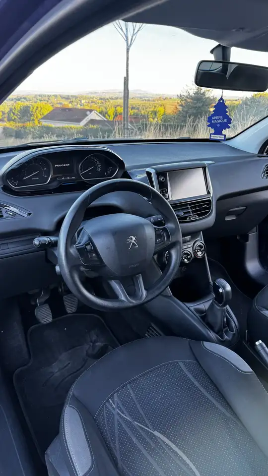Peugeot 208 208 — photo 5