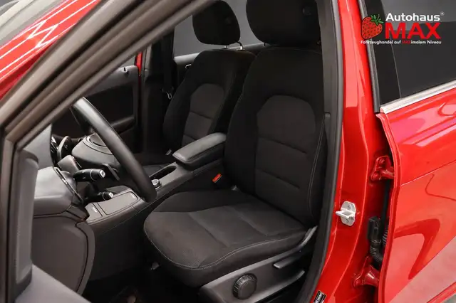 Mercedes-Benz B Class view 12