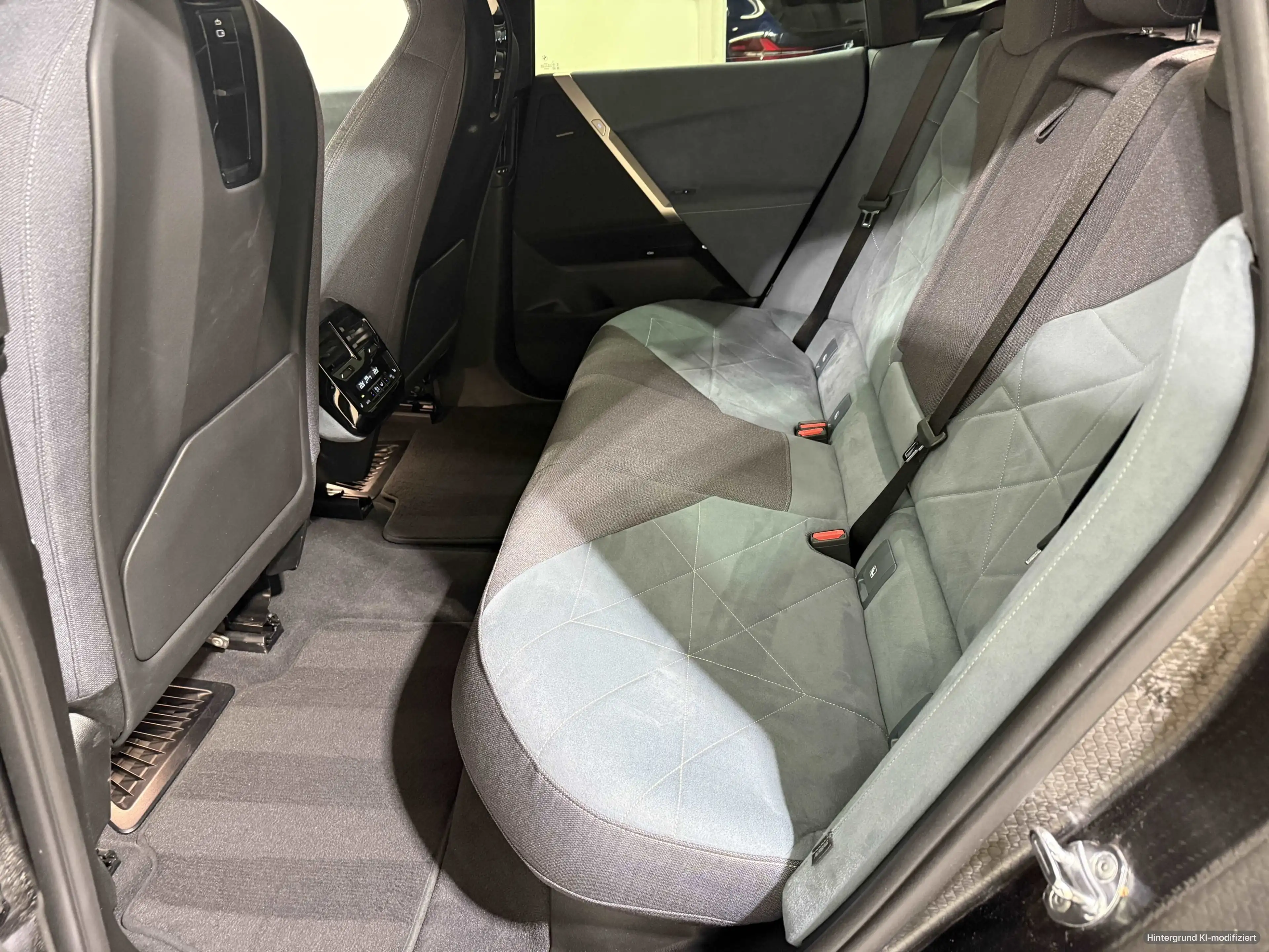 BMW iX xDrive40 Sportpaket AHK ACC 360 HK HUD Pano — photo 12
