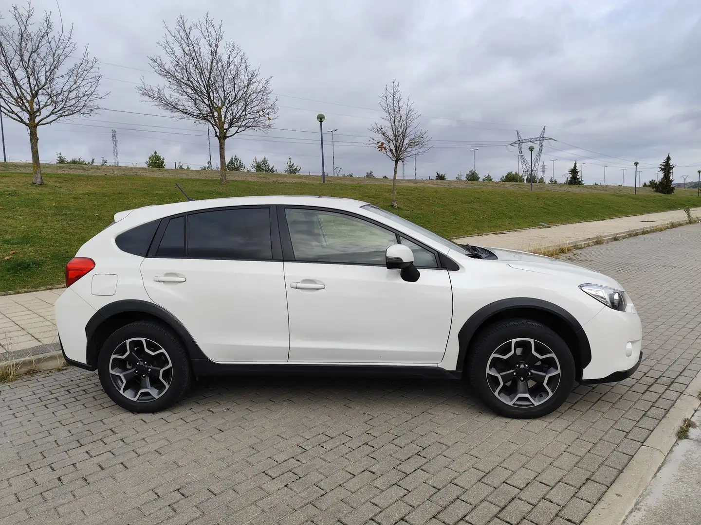 Subaru XV XV 2.0 Executive Plus CVT Lineartronic Blanco - 2