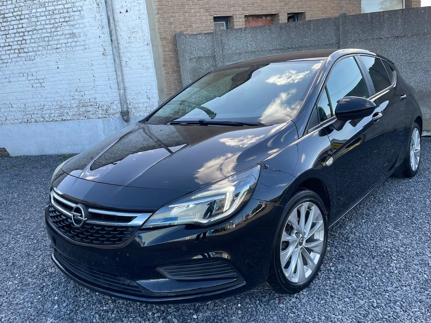 Opel Astra 1.6 CDTI / Apple CarPlay / Led / Caméra / FULL! Noir - 1