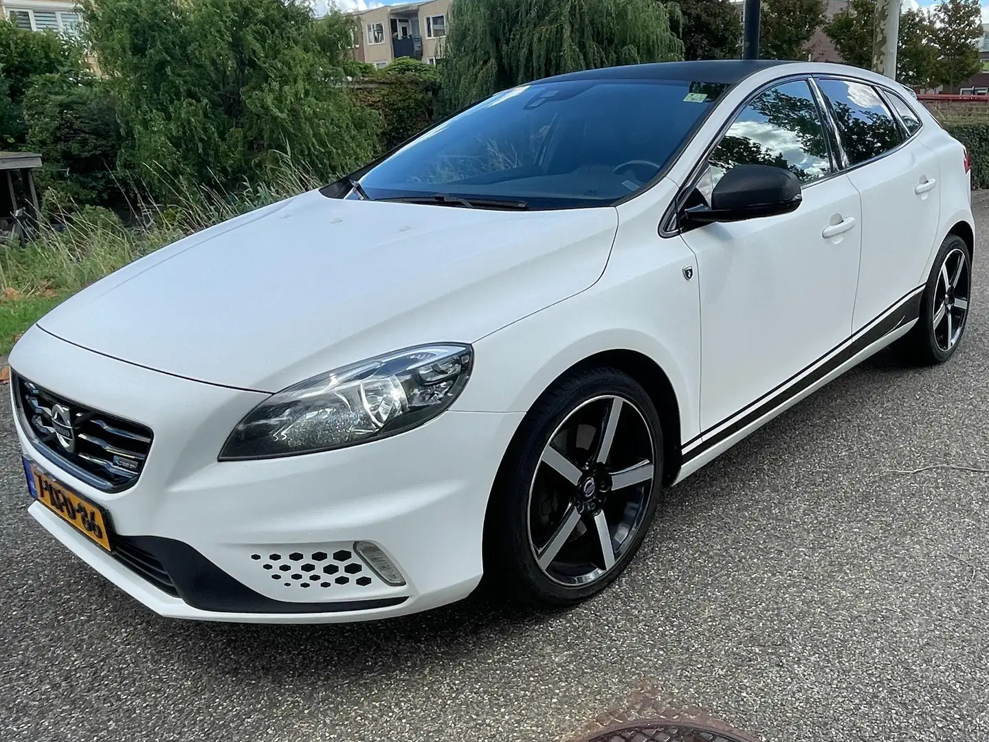 Volvo V40 V40 2.0 D4 R-Design Blanc - 1