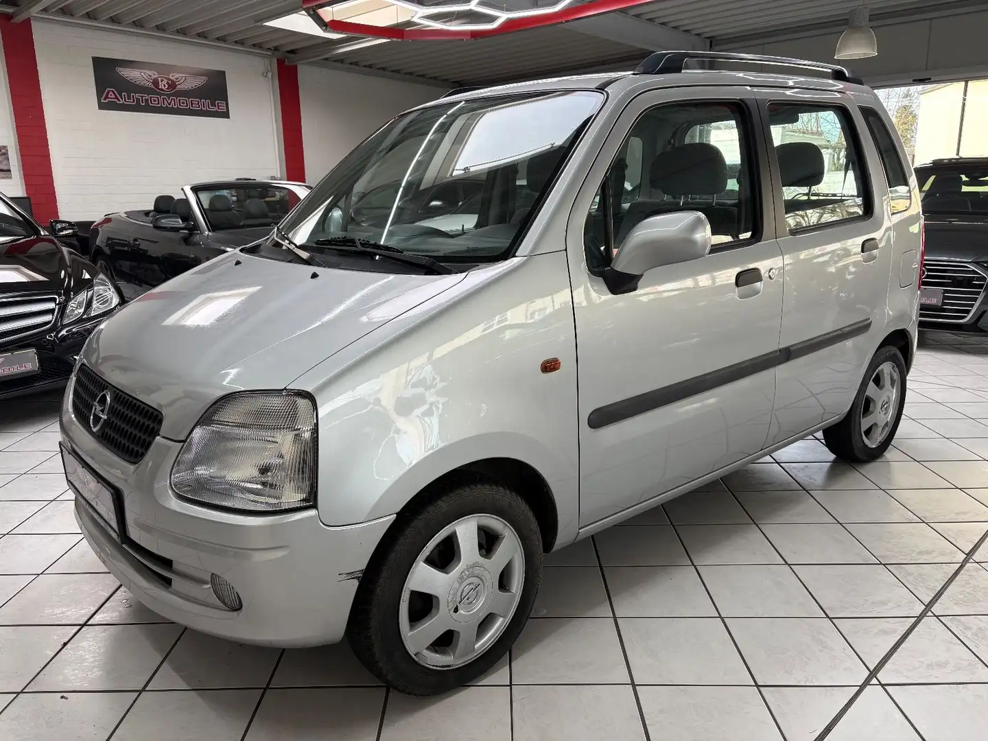 Opel Agila 1.0 12V Comfort Zilver - 1
