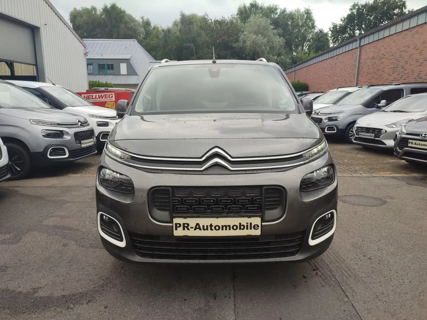 Citroen Berlingo M PureTech 130 EAT8 Klimaaut/Kamera/Panoramad Gris - 2