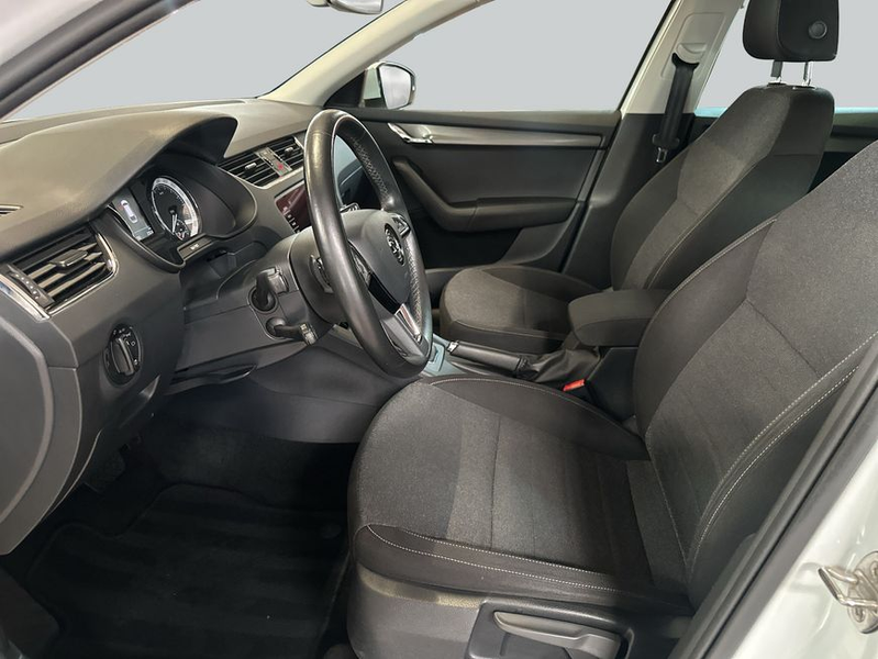 Skoda Octavia Combi 2.0 TDI DSG Soleil AHK — photo 9