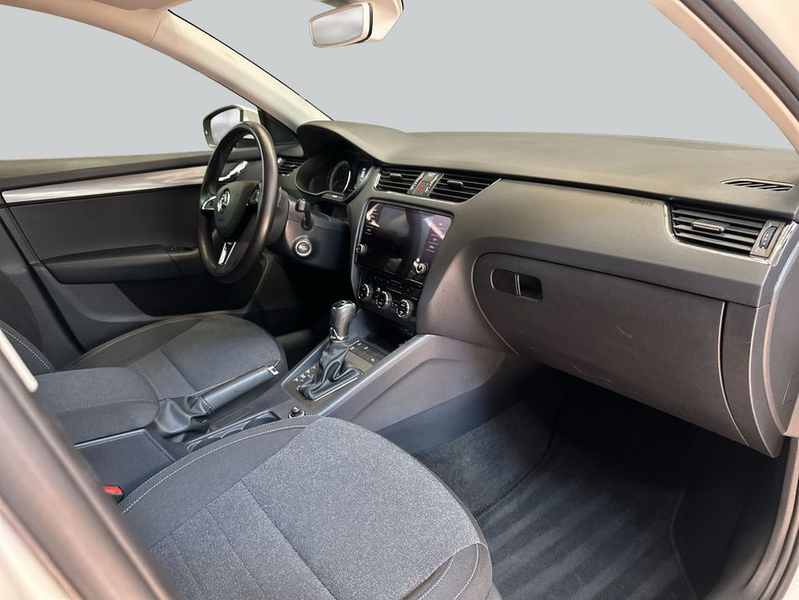 Skoda Octavia Combi 2.0 TDI DSG Soleil AHK — photo 15