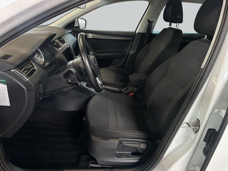 Skoda Octavia Combi 2.0 TDI DSG Soleil AHK — photo 10