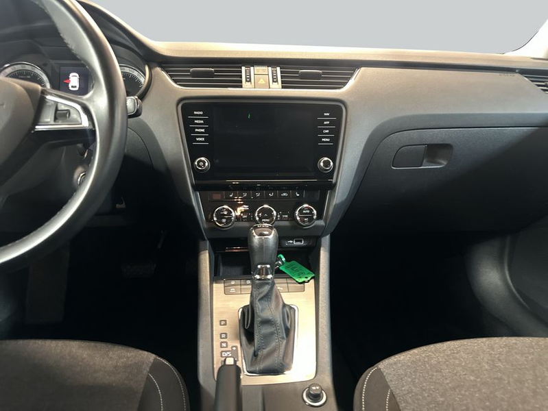 Skoda Octavia Combi 2.0 TDI DSG Soleil AHK — photo 14