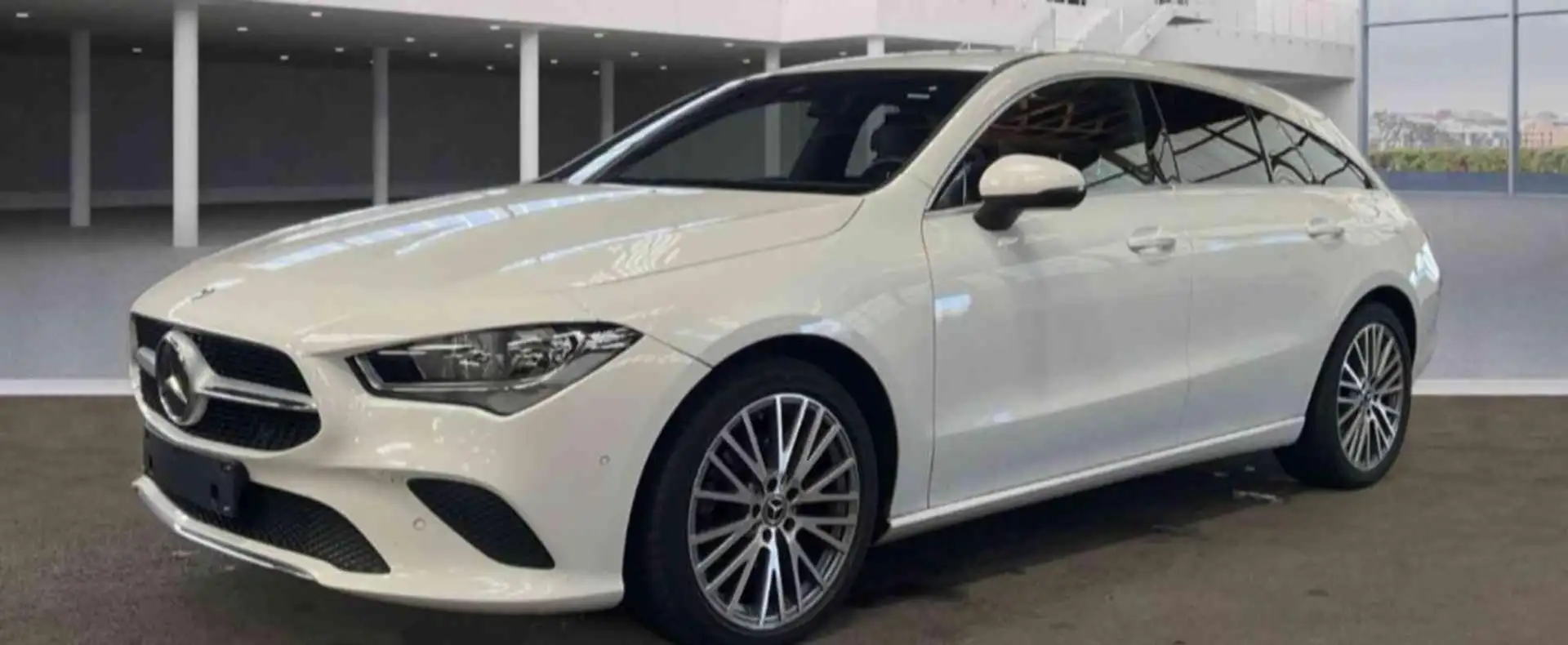 Mercedes-Benz CLA 180 Automatic Shooting Brake Blanc - 1