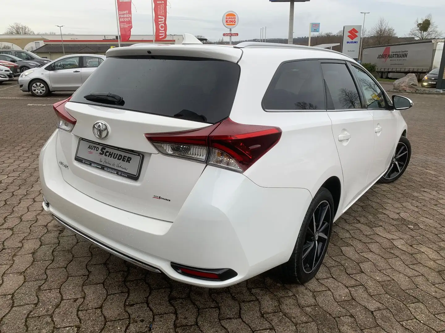 Toyota Auris Touring Sports Team D Weiß - 2