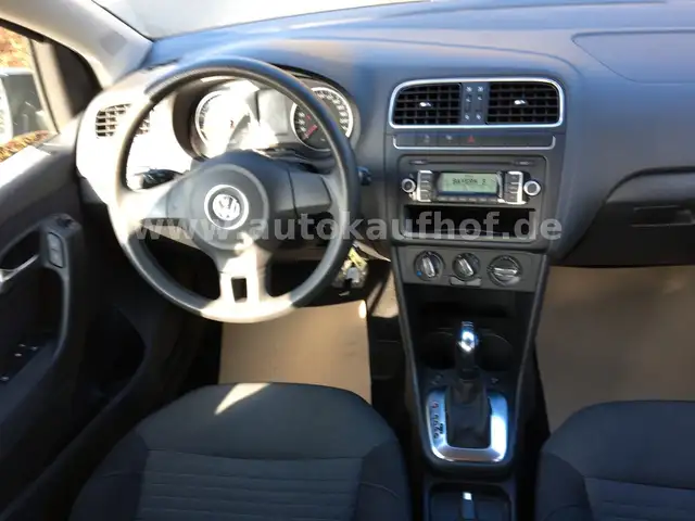 Volkswagen Polo view 11