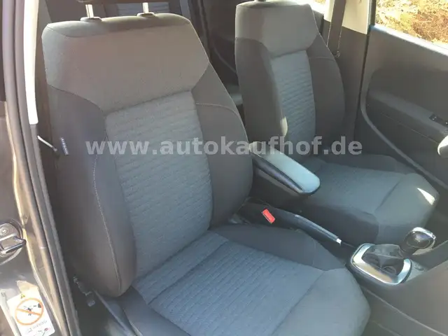 Volkswagen Polo view 9