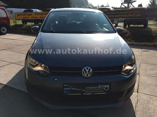 Volkswagen Polo view 2