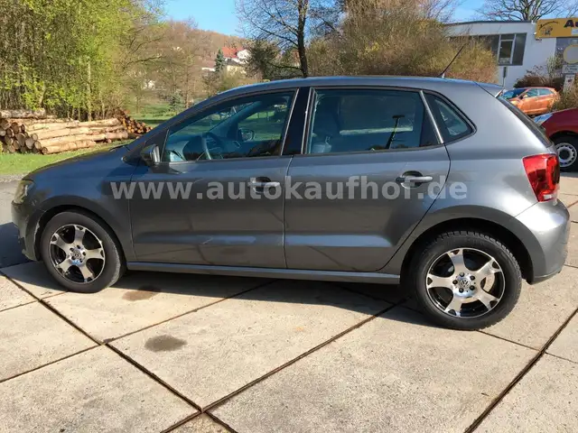 Volkswagen Polo view 4