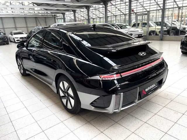 Hyundai Ioniq 6 view 4