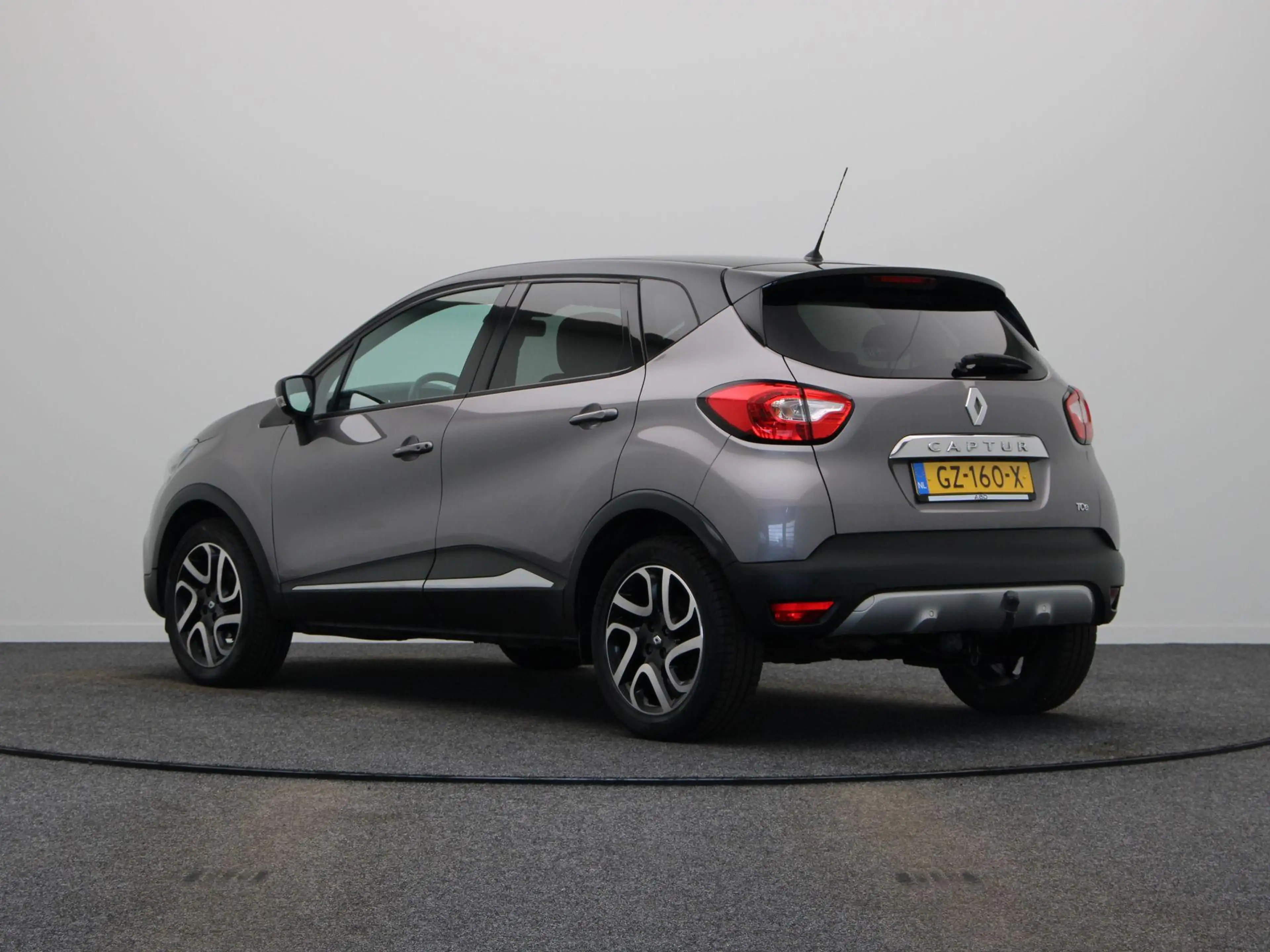 Renault Captur 0.9 TCe Xmod | Trekhaak | Stoelverwarming | Ledere — photo 2