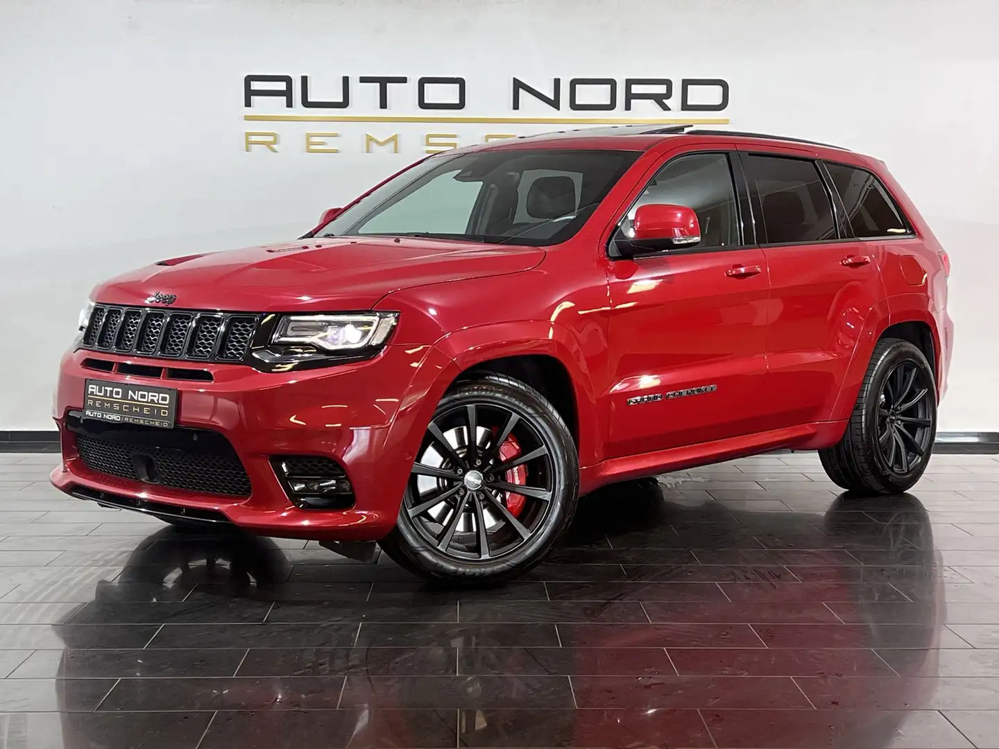 Jeep Grand Cherokee 6.4 V8 HEMI SRT *Pano*ACC*AHK*2.H Piros - 1