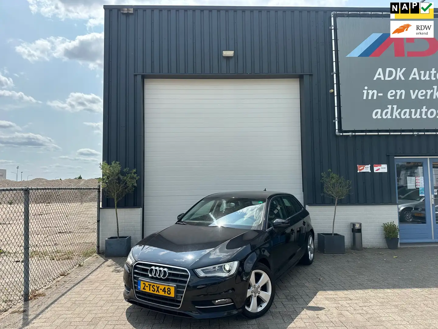 Audi A3 Sportback 1.4 TFSI CoD Ambition Pro Line plus AUTO Zwart - 1