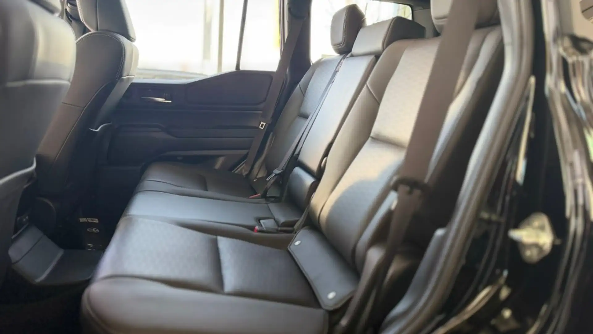 Toyota Land Cruiser Lounge Schwarz - 2