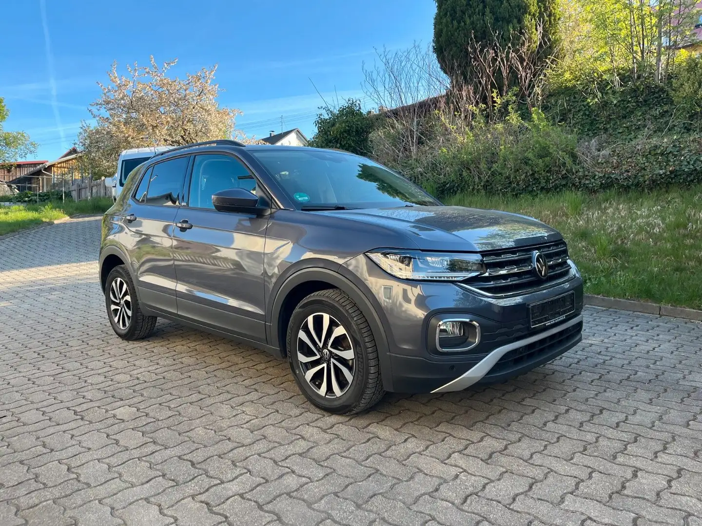 Volkswagen T-Cross Active DSG - Navi, LED, ACC Gris - 1