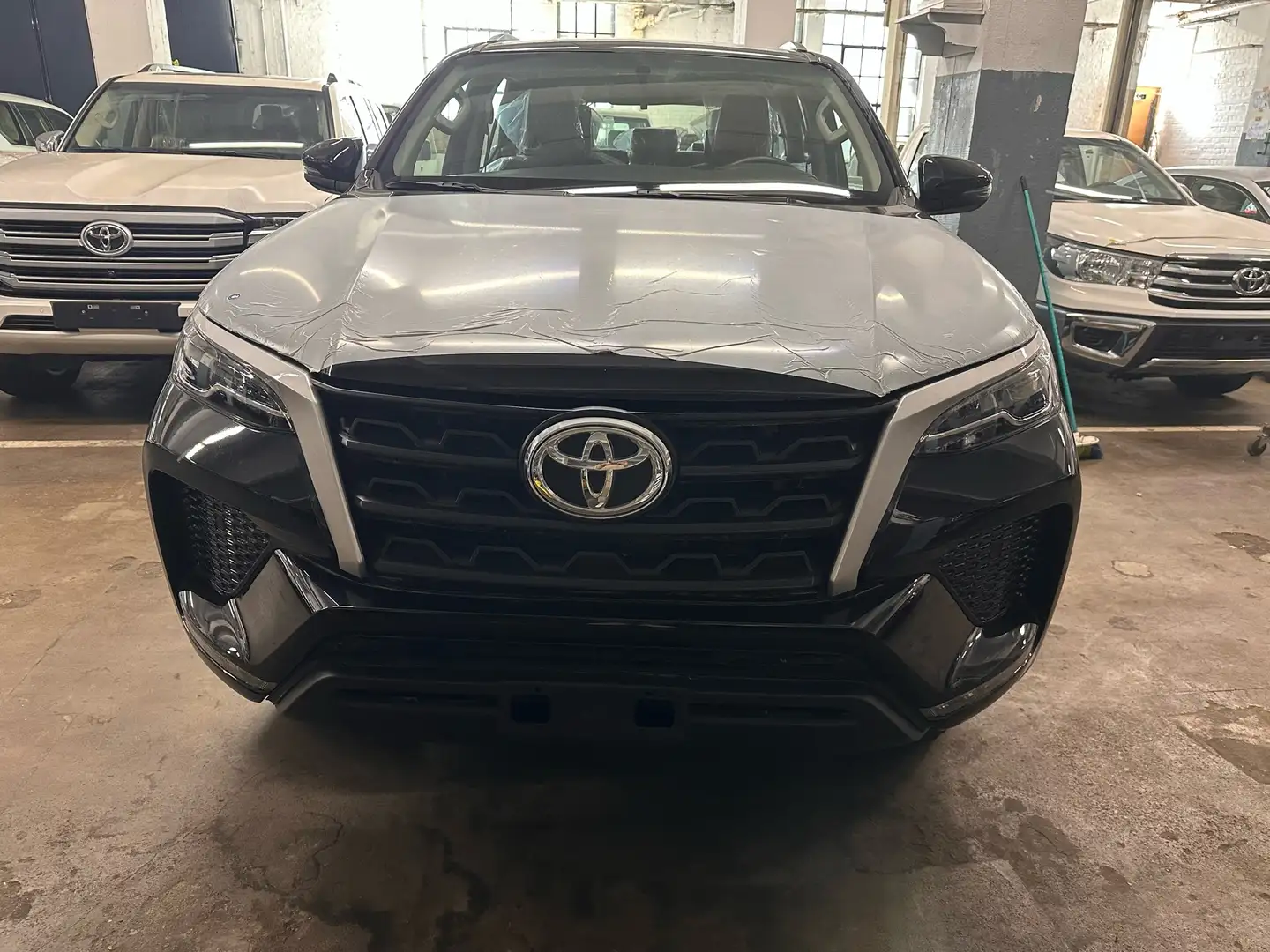 Toyota Fortuner FORTUNER ESSENCE 2.7 ONLY EXPORT OUT OF EU Negro - 2
