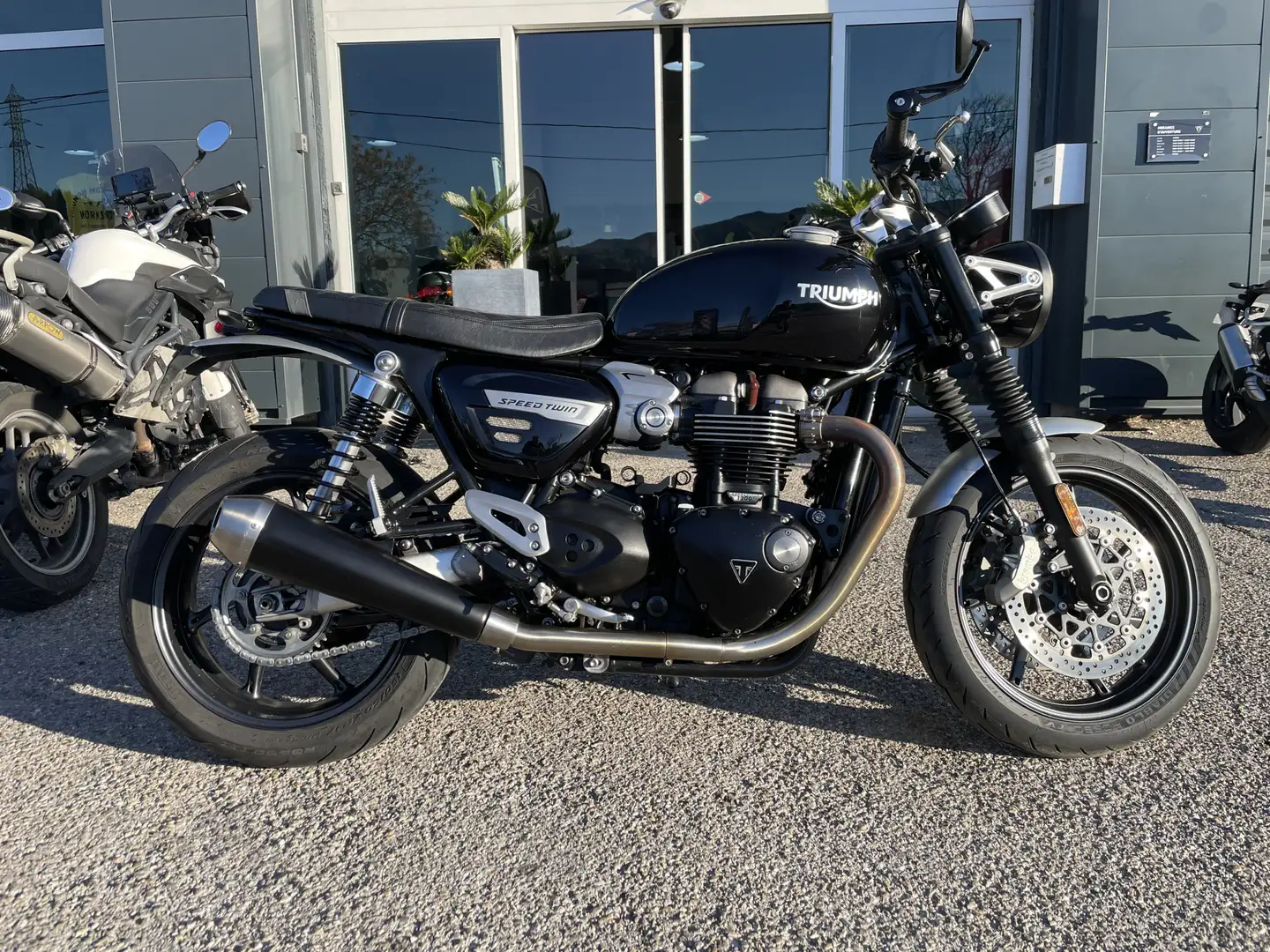 Triumph Speed Twin Noir - 1