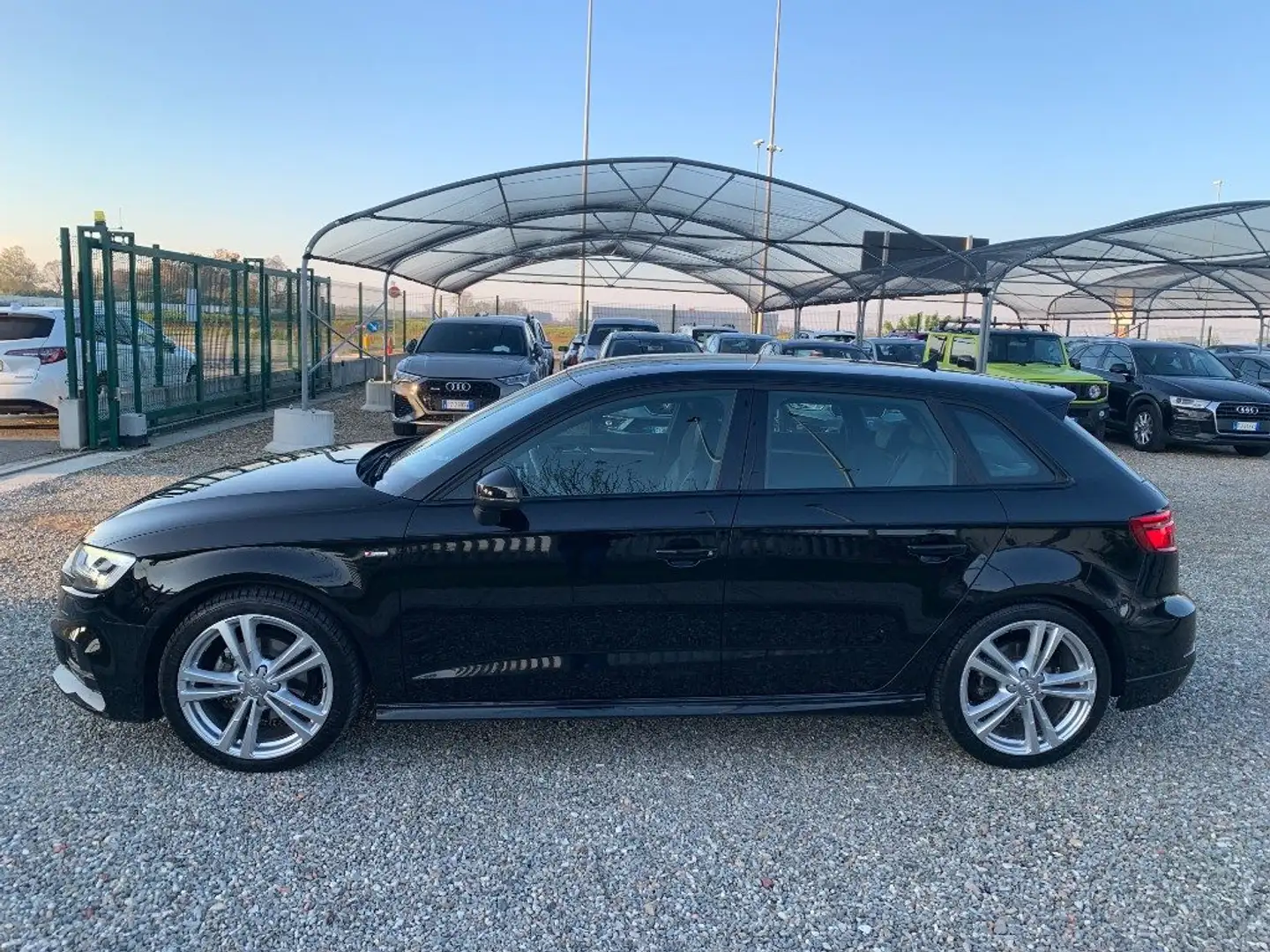 Audi A3 SPB 2.0 TDI S tronic S-LINE Nero - 2