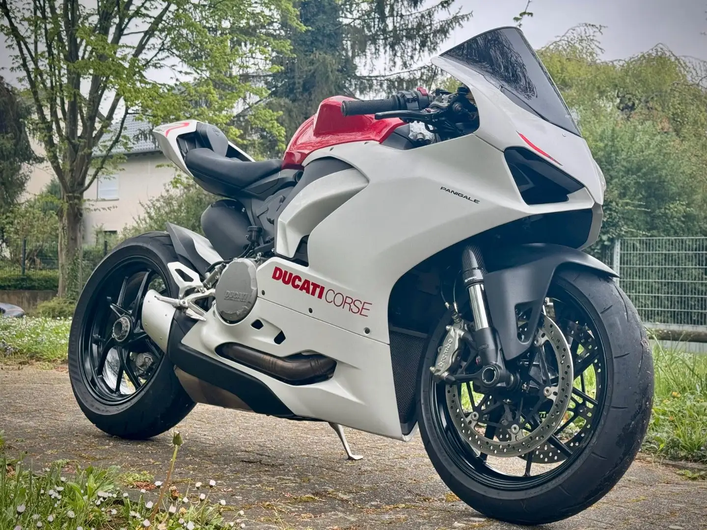 Ducati Panigale V2 Ready for Race White - 1