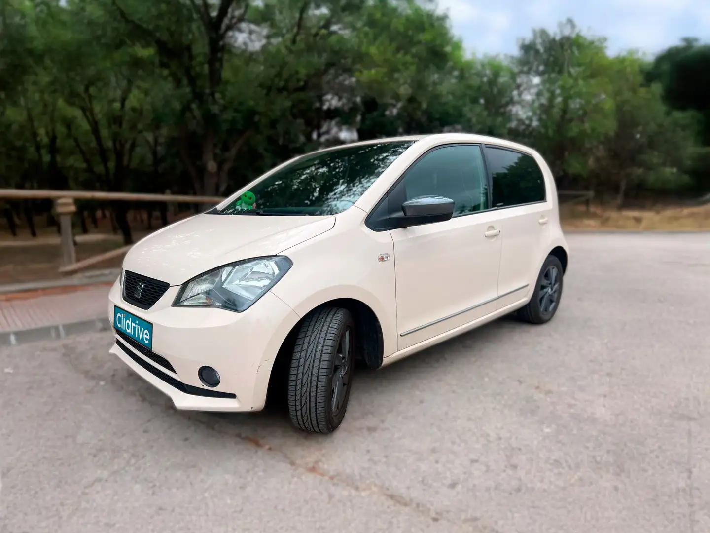 SEAT Mii 1.0 75cv  by Mango Beigle Glam Auto Blanco - 2