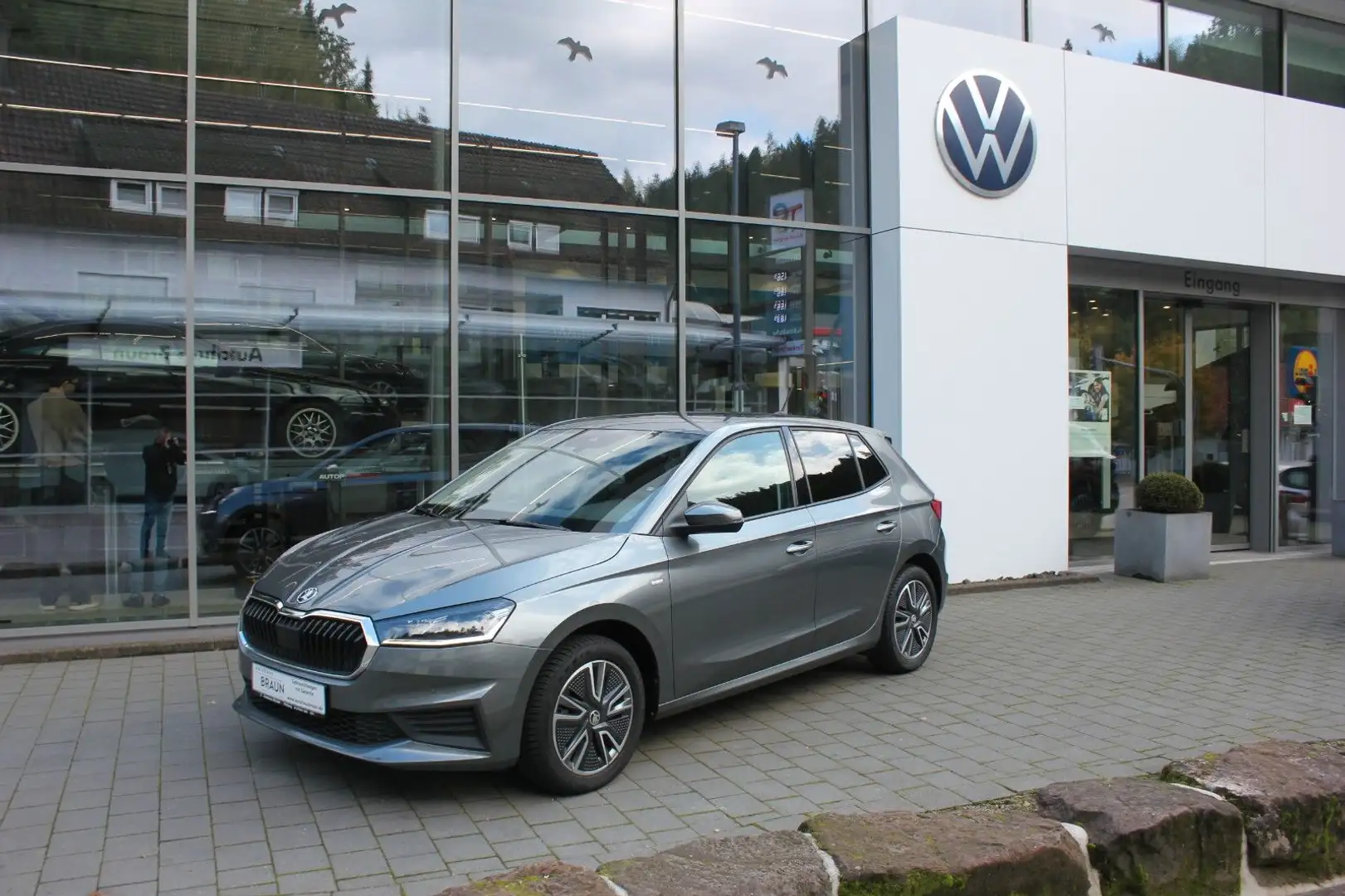 Skoda Fabia Tour 1.0 TSI LED,Navi,PDC,BT,GRA,SHZ,Kamer Grau - 1