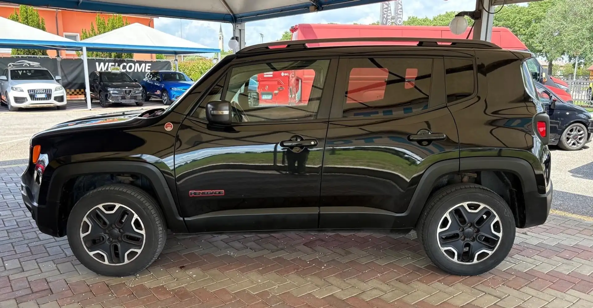 Jeep Renegade 2.0 Mjt 170CV 4WD Active Drive Low Trailhawk Negro - 2