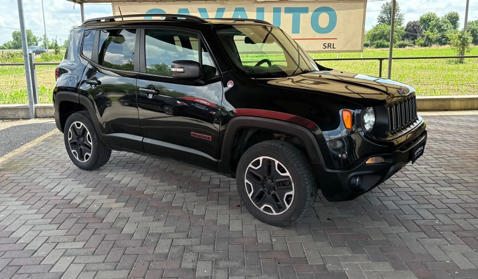 Jeep Renegade 2.0 Mjt 170CV 4WD Active Drive Low Trailhawk Negro - 1