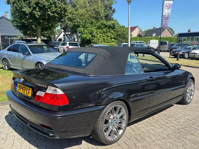 BMW 3 Series view 9