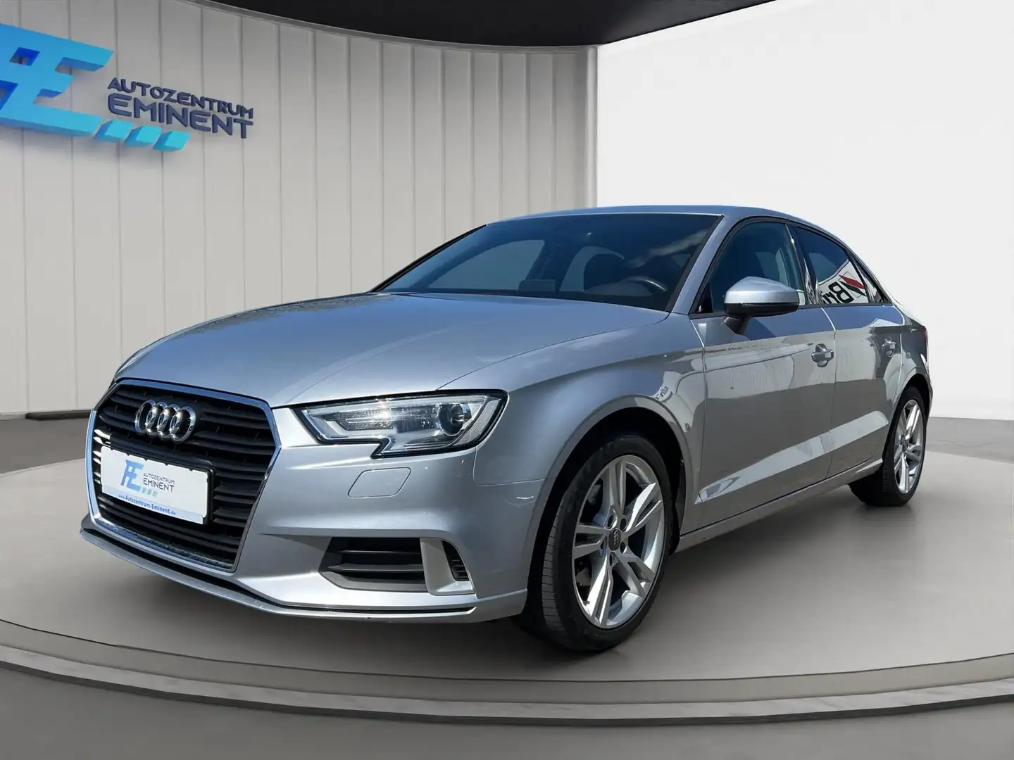 Audi A3 1.6 TDI Lim. SHZ NAVI AAC CC XENON Argent - 1