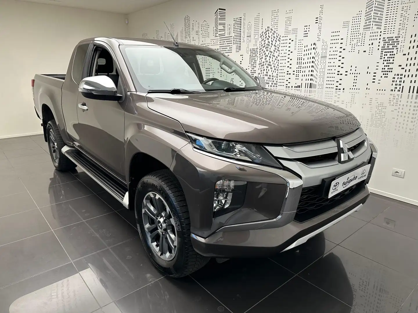 Mitsubishi L200 L200 2.3 D Club Cab 4x4 Super Select Intense Srebrny - 2