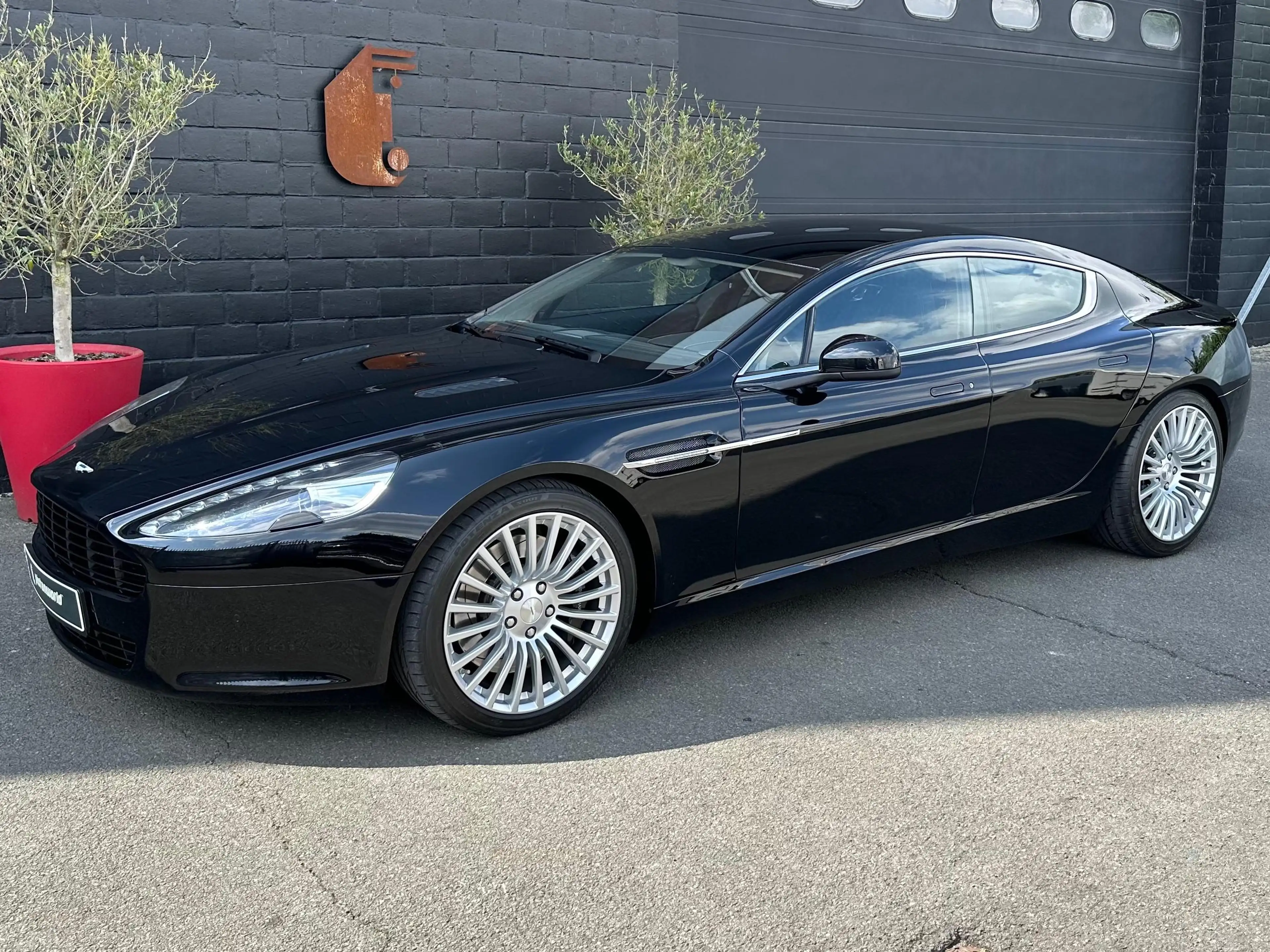 Aston Martin Rapide — photo 4