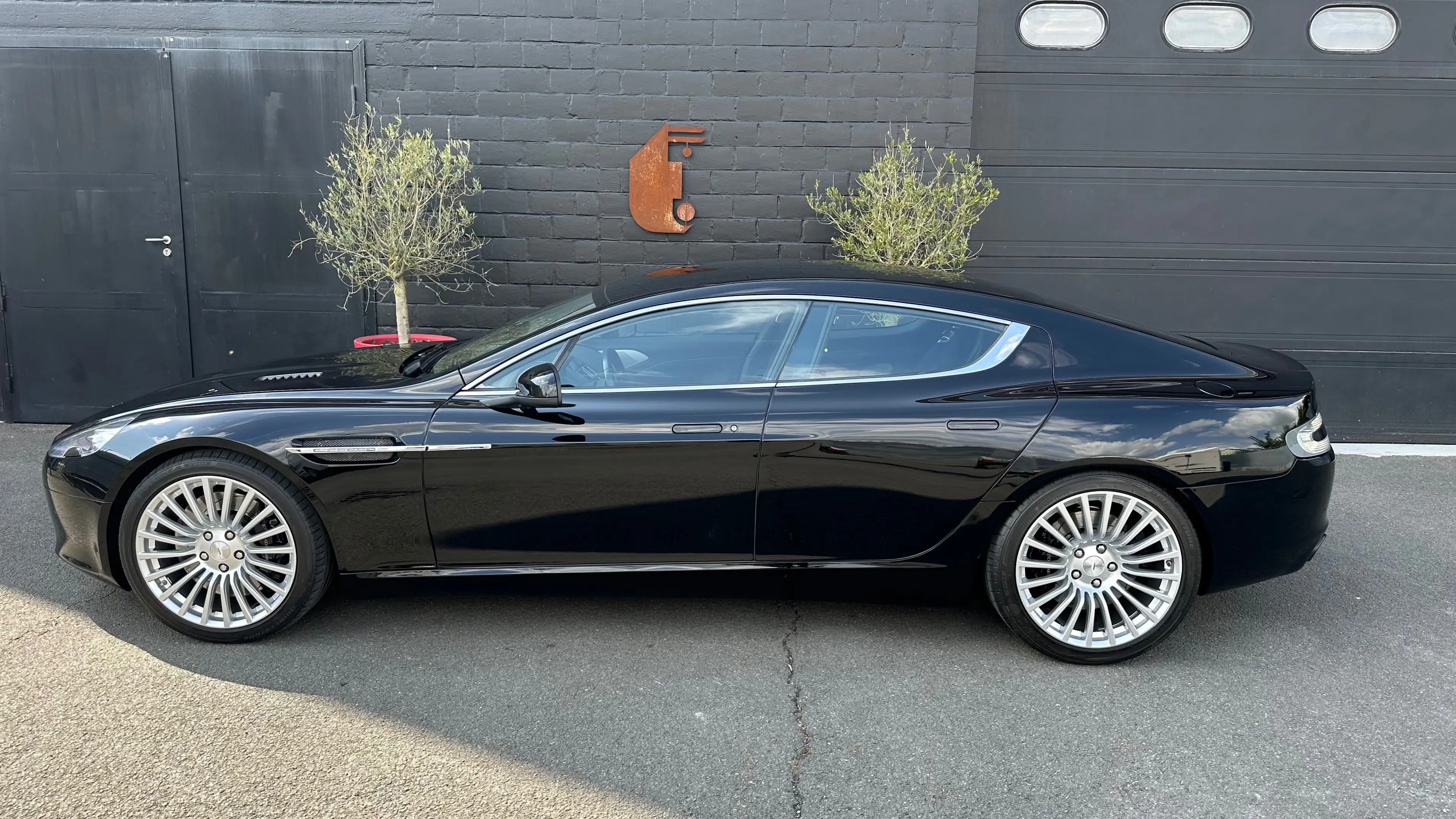 Aston Martin Rapide — photo 5