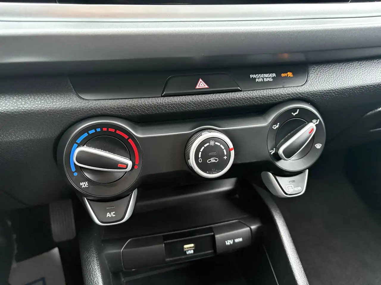 Kia Rio снимка Kia Rio