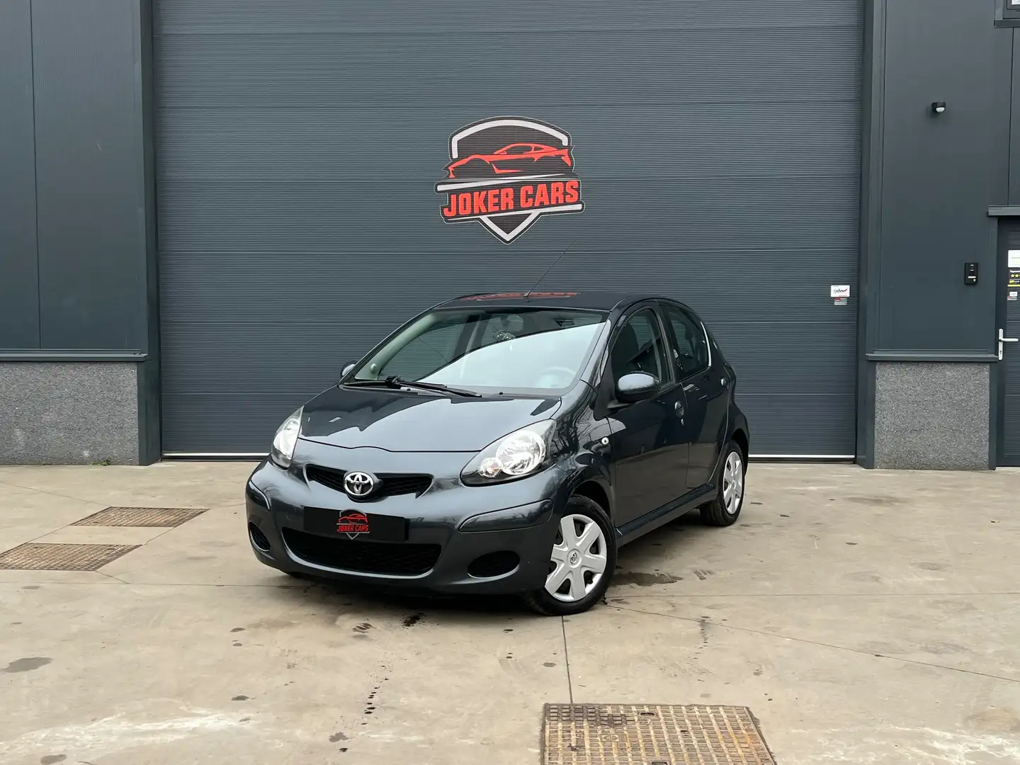 Toyota Aygo 1.0i EURO 5 1ste Eigenaar Gekeurd Carpass Gris - 2