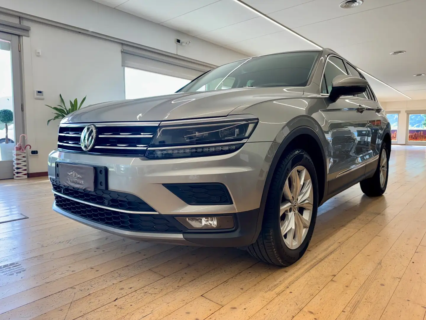Volkswagen Tiguan 2.0 TDI SCR 4MOTION Sport BlueMotion Technology Grigio - 2