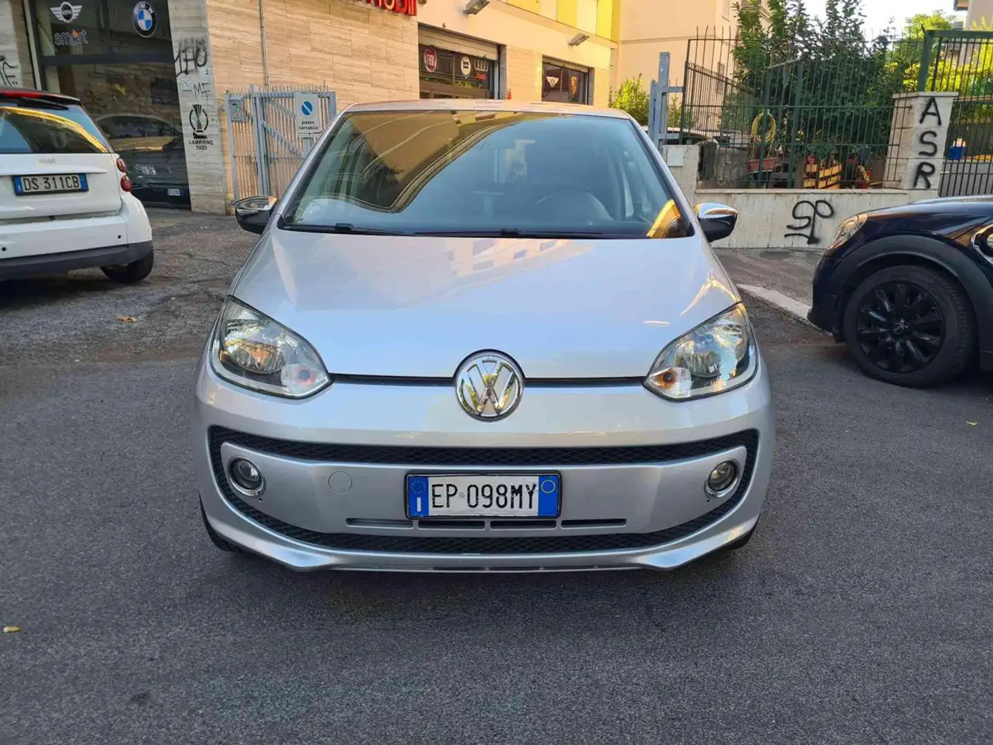 Volkswagen up! 1.0 75 CV 5 porte high up! Grau - 2
