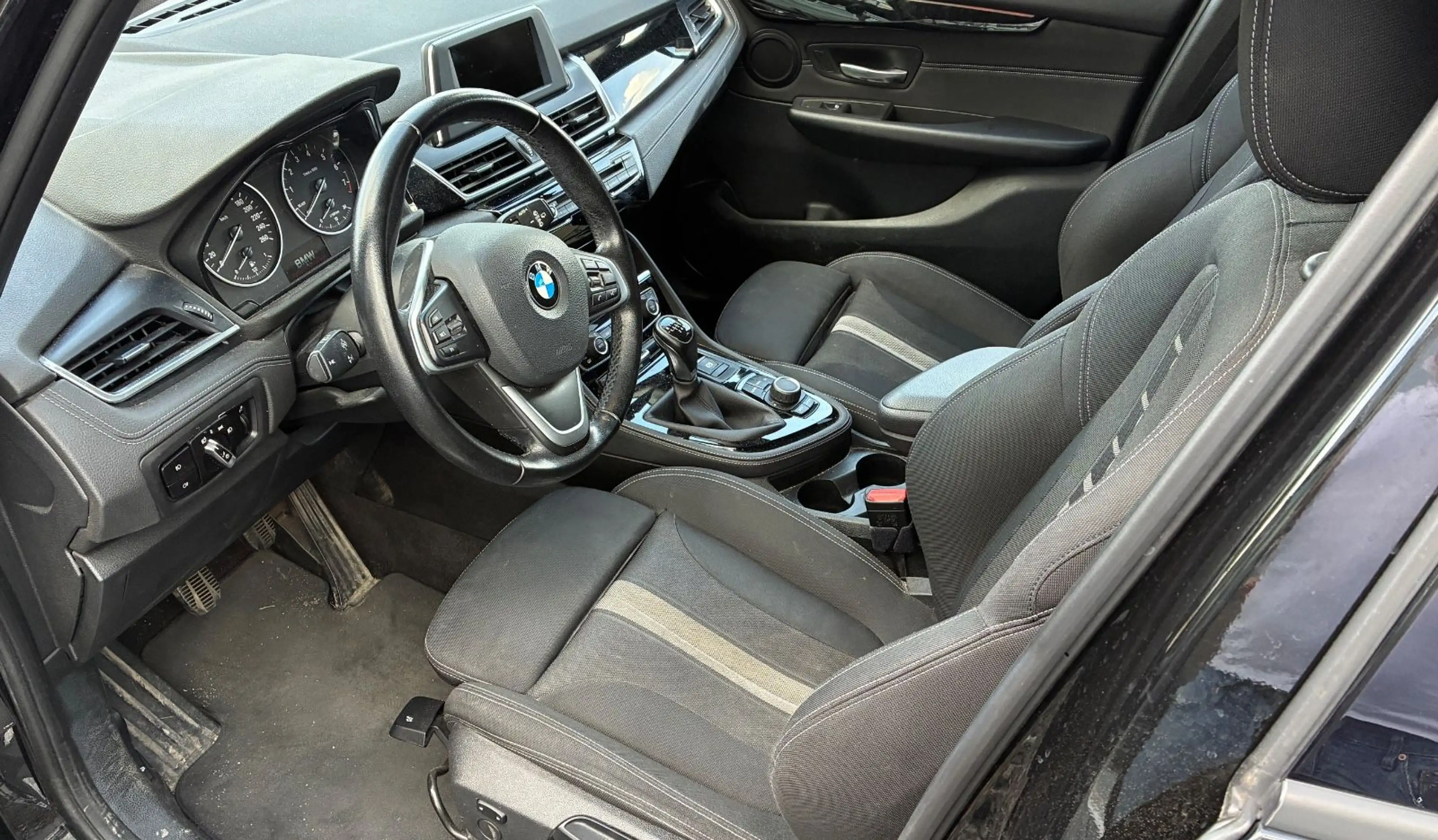 BMW 216 SportLine PDC LED Sitzheizung — photo 20