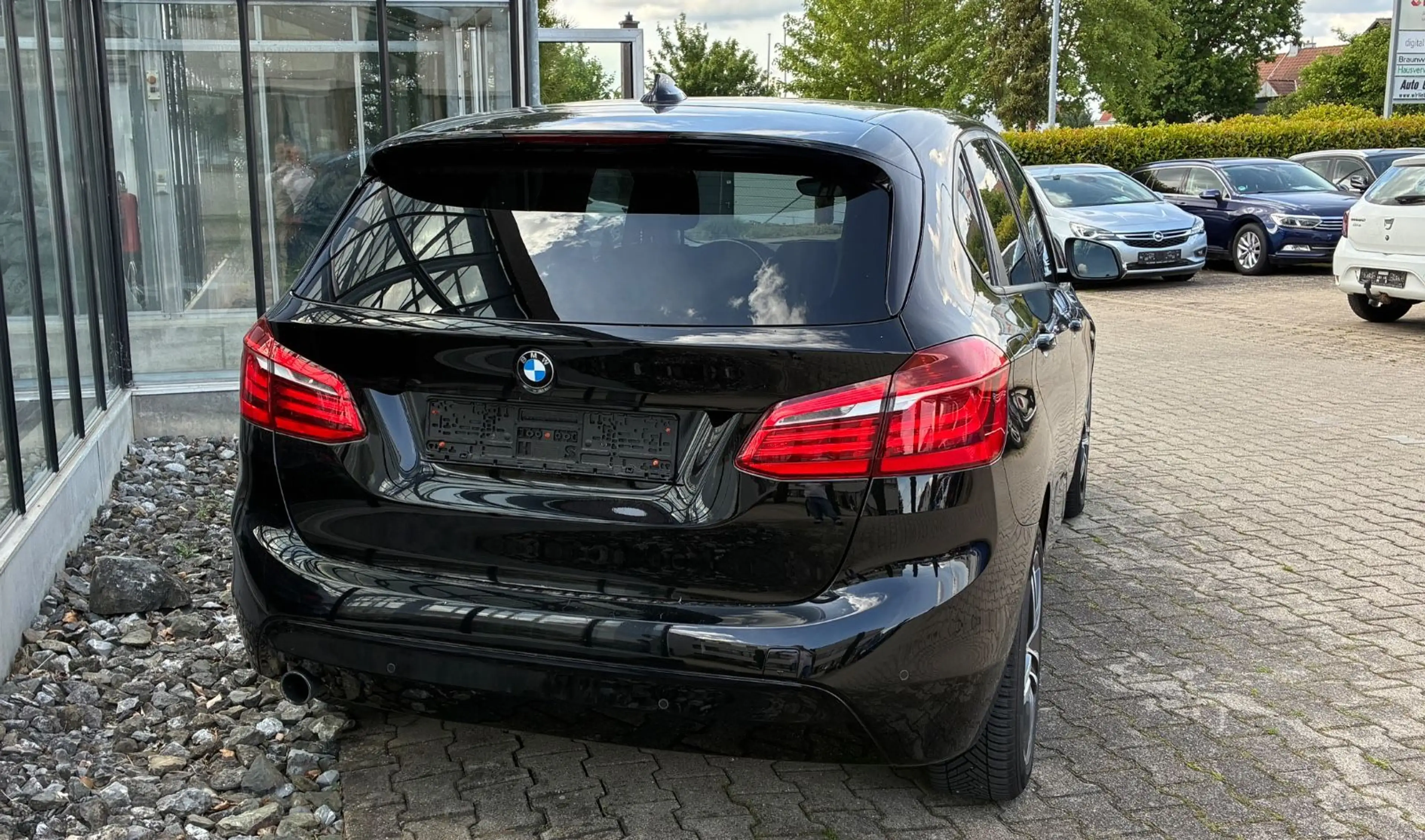 BMW 216 SportLine PDC LED Sitzheizung — photo 8