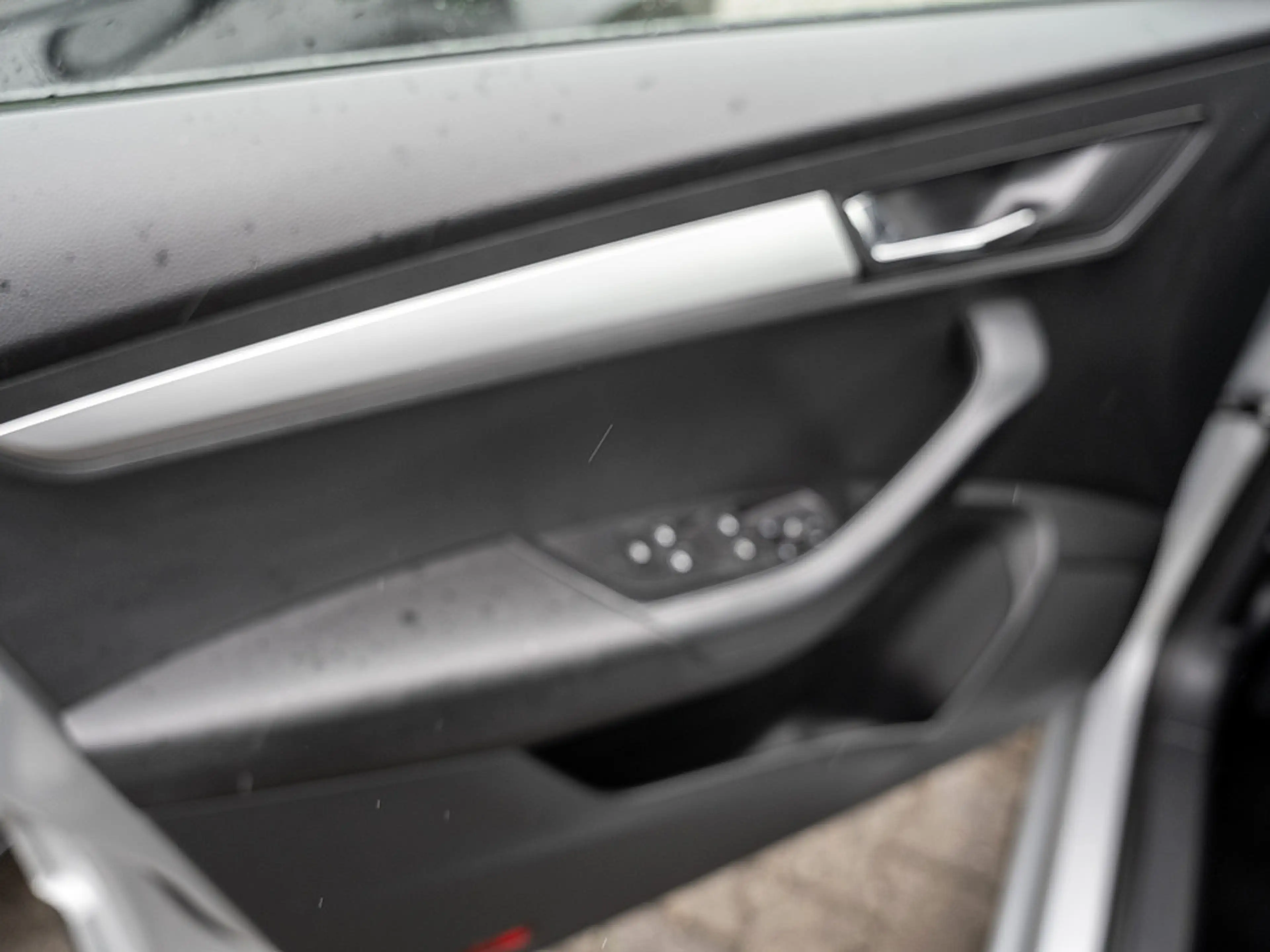 Skoda Karoq 1.5 TSI ACT Ambition AHK KLIMA SHZ PDC — photo 13