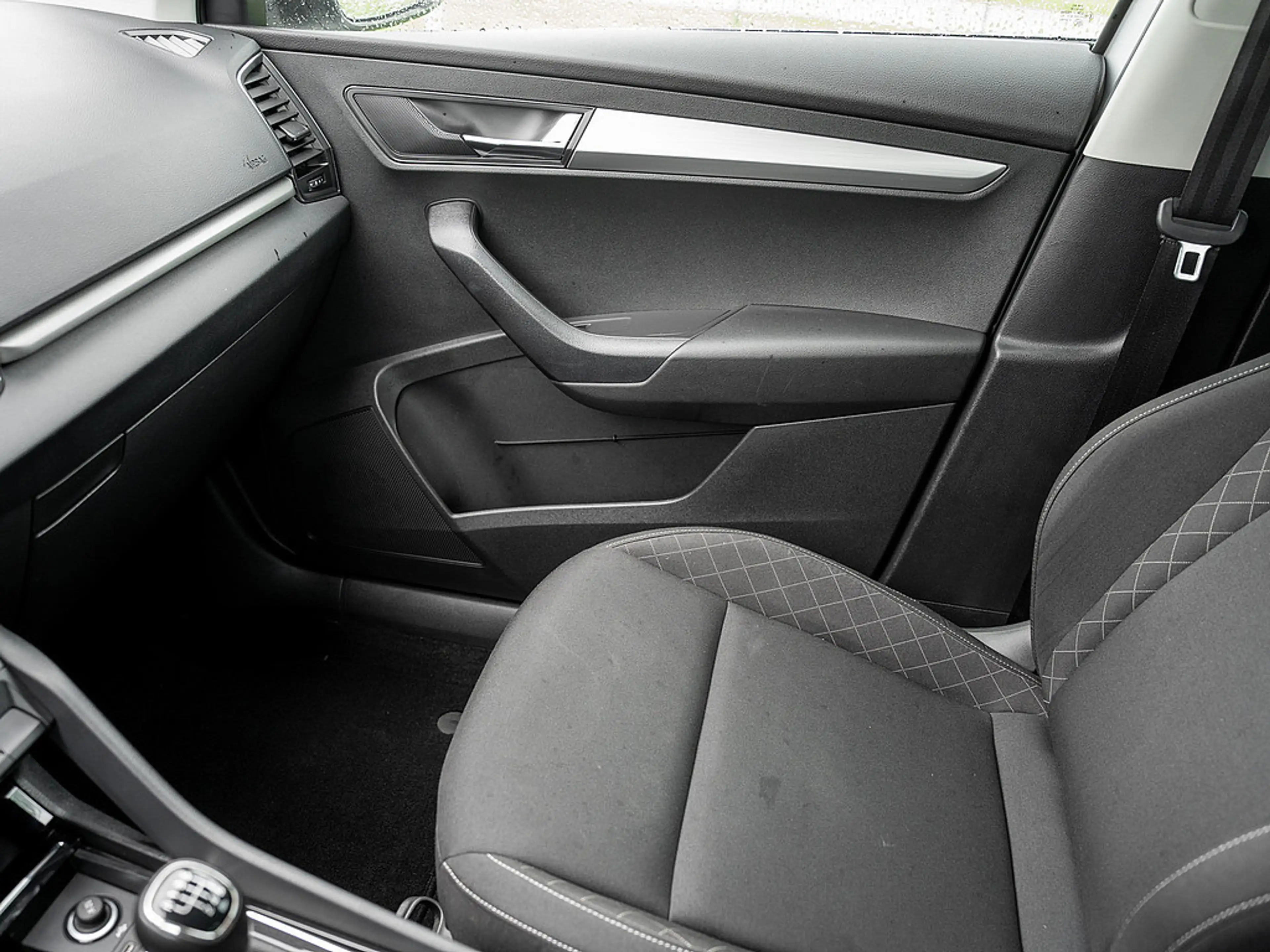 Skoda Karoq 1.5 TSI ACT Ambition AHK KLIMA SHZ PDC — photo 10