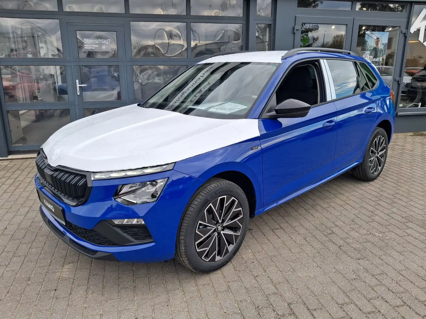 Skoda Kamiq 1.0 TSI Tour 115 PS AHK Black-Paket Matrix Blau - 2