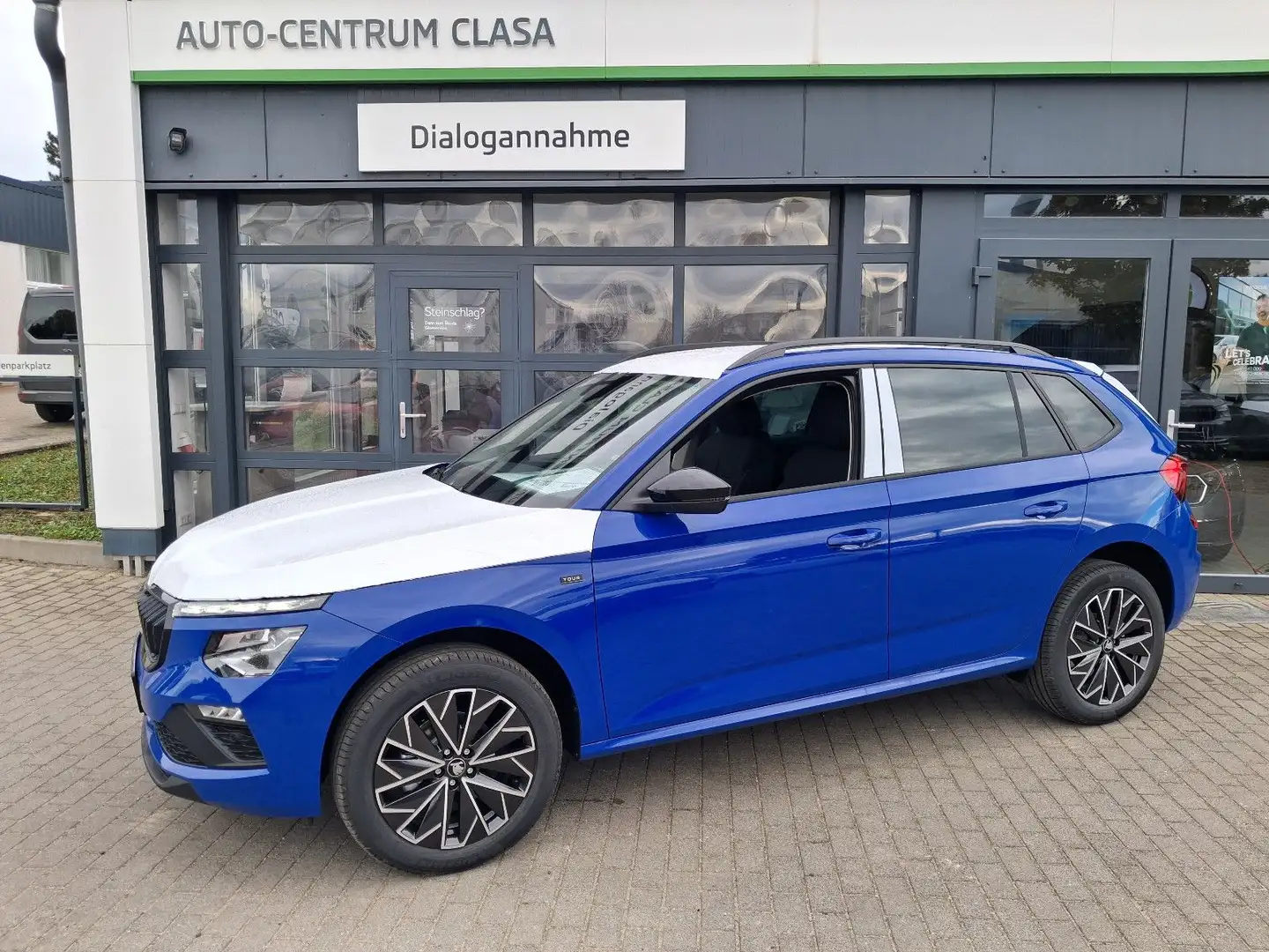 Skoda Kamiq 1.0 TSI Tour 115 PS AHK Black-Paket Matrix Blau - 1