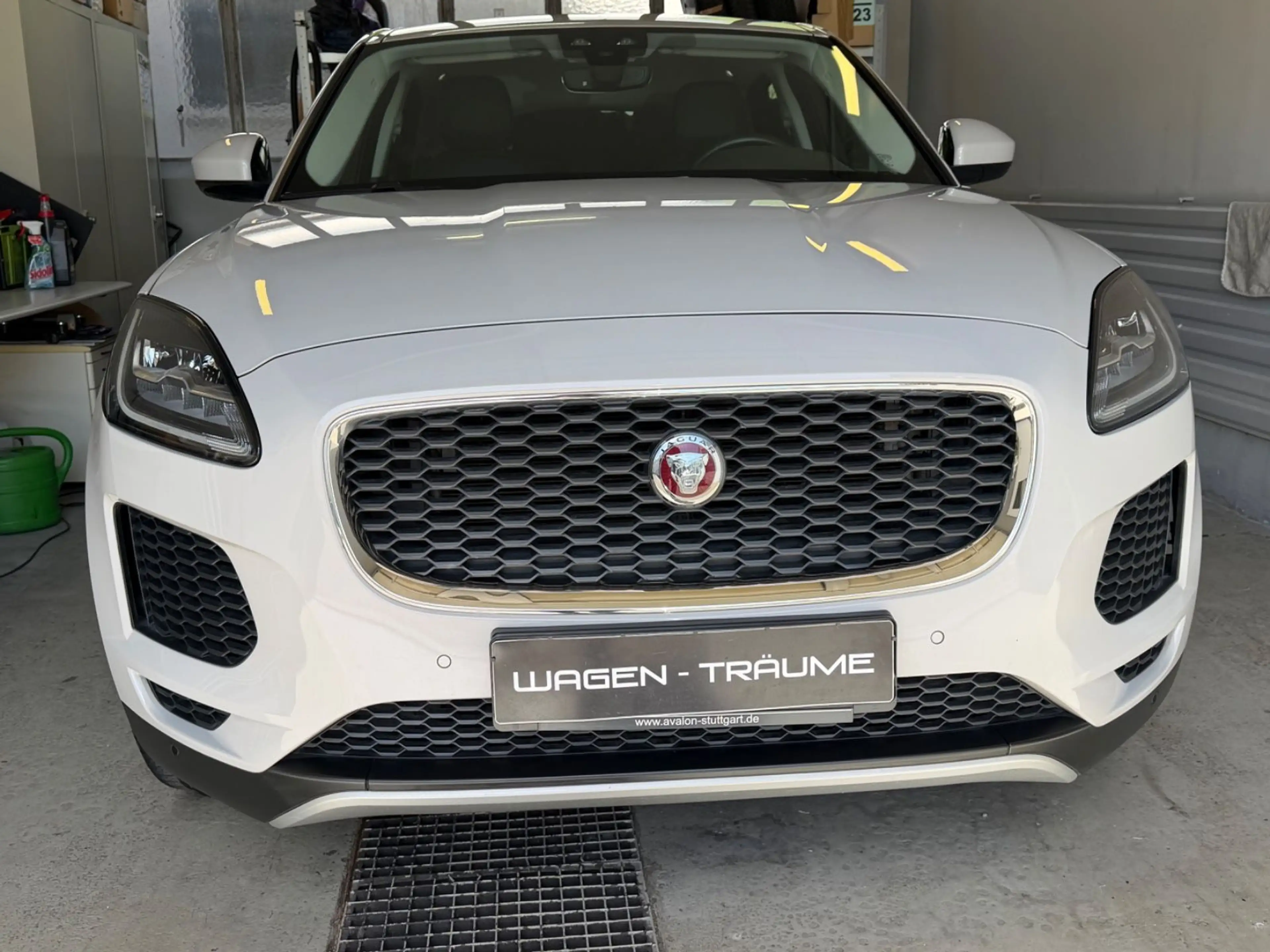 Jaguar E-Pace E-PACE AWD Superzustand ! — photo 11